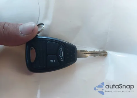 2005 Jeep Liberty Sport from USA, damaged, VIN 1J4GL48K25W582166